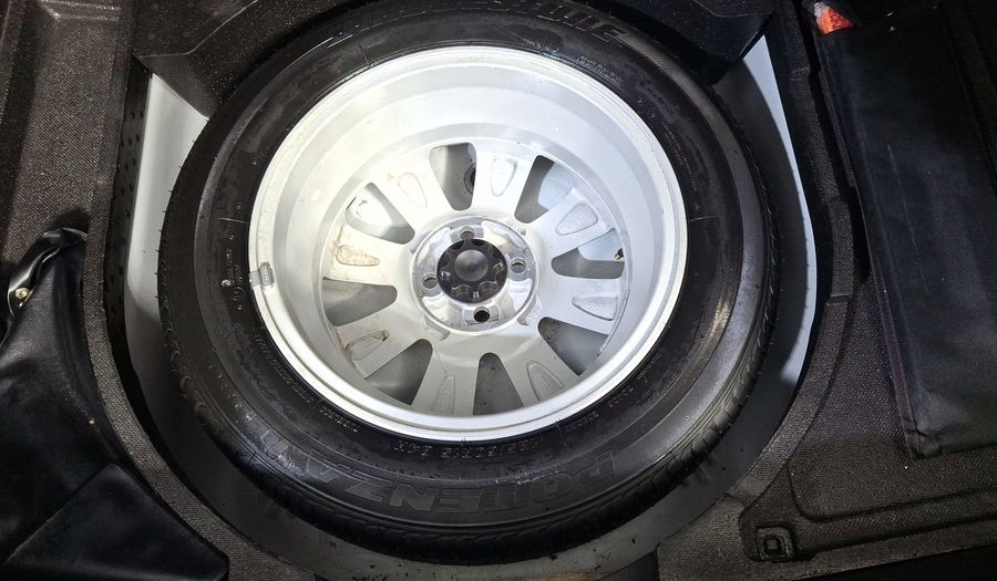 Toyota Yaris 1.5 SEDAN PREMIUM MT Sedan 2016