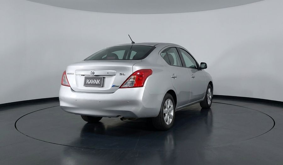 Nissan Versa 1.6 16V SL Sedan 2013