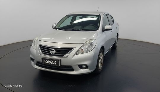Nissan • Versa