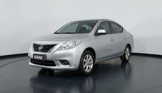 Nissan • Versa