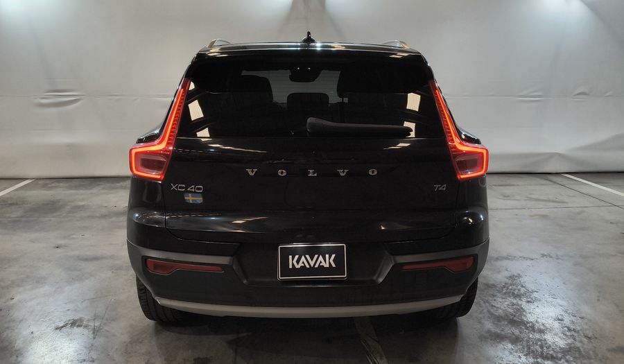 Volvo Xc40 2.0 T4 MOMENTUM AUTO Suv 2020
