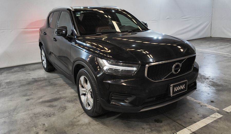 Volvo Xc40 2.0 T4 MOMENTUM AUTO Suv 2020