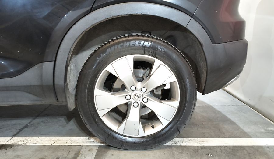 Volvo Xc40 2.0 T4 MOMENTUM AUTO Suv 2020