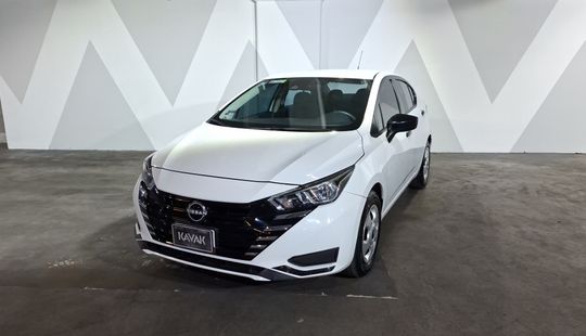 Nissan • Versa