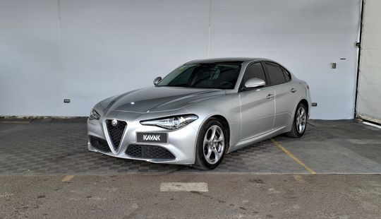 Alfa Romeo • Giulia