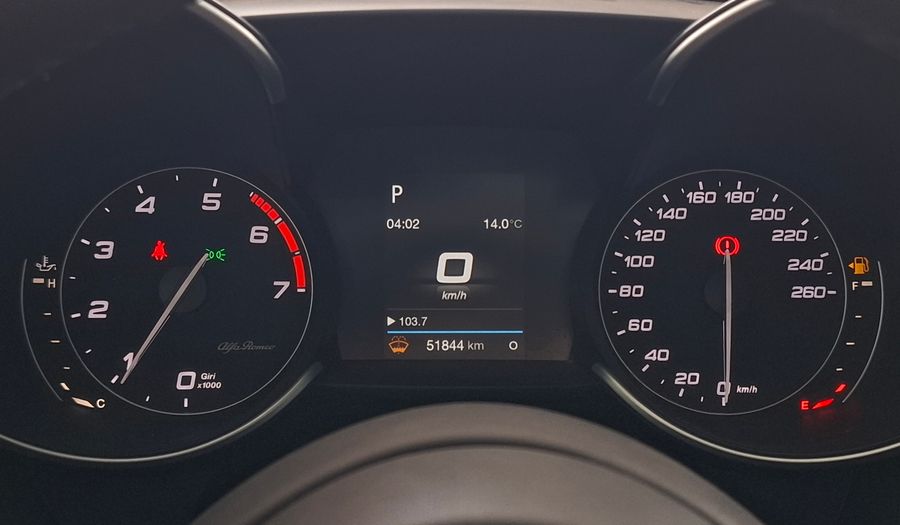 Alfa Romeo Giulia 2.0 TURBO 200HP DISTINCTIVE AUTO Q4 Sedan 2020