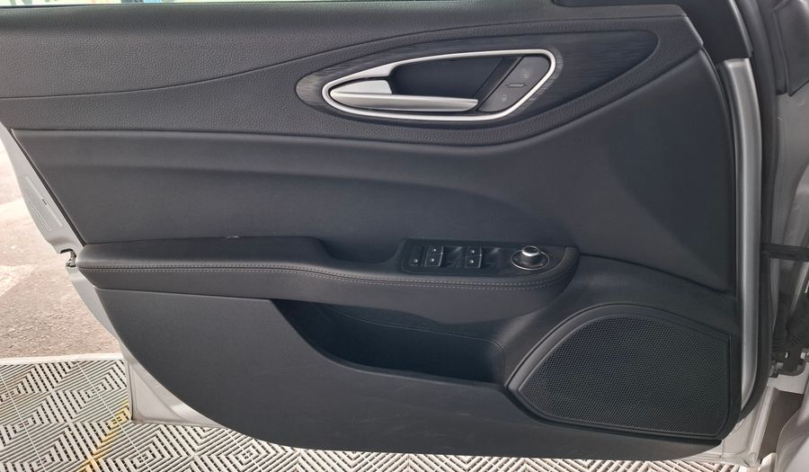 Alfa Romeo Giulia 2.0 TURBO 200HP DISTINCTIVE AUTO Q4 Sedan 2020
