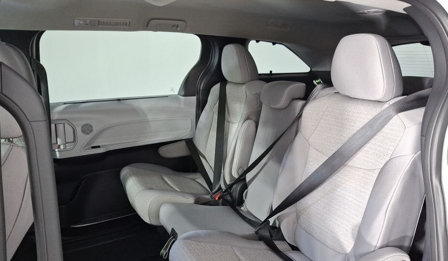 Toyota Sienna 2.5 HEV XLE AUTO Minivan 2026