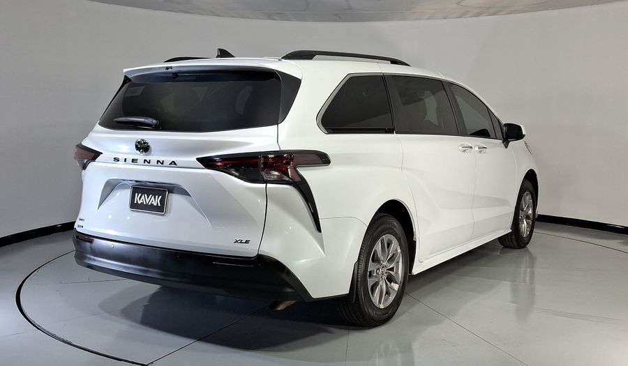 Toyota Sienna 2.5 HEV XLE AUTO Minivan 2026