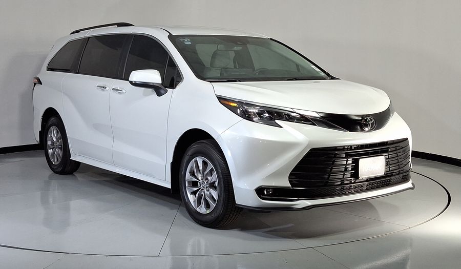 Toyota Sienna 2.5 HEV XLE AUTO Minivan 2026
