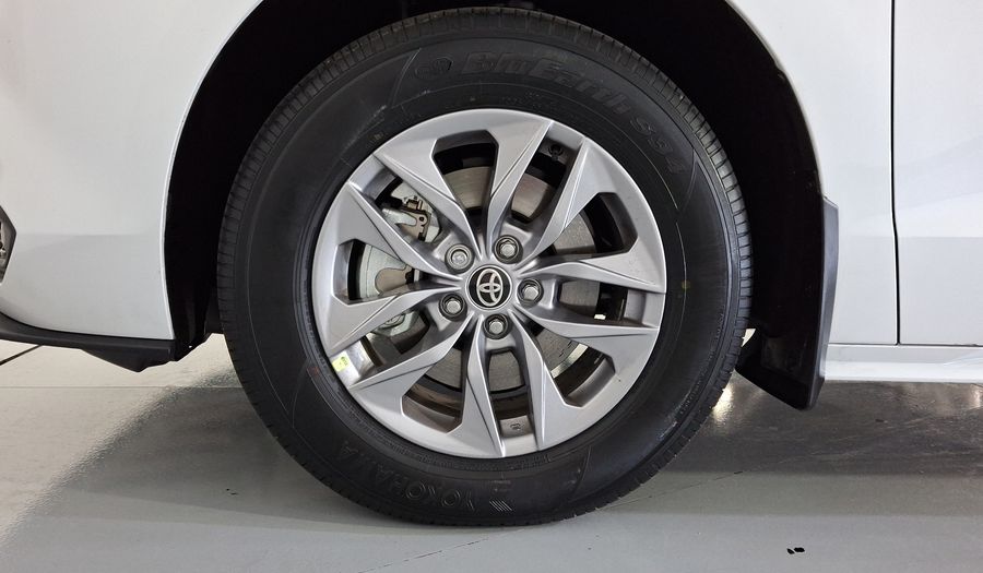 Toyota Sienna 2.5 HEV XLE AUTO Minivan 2026