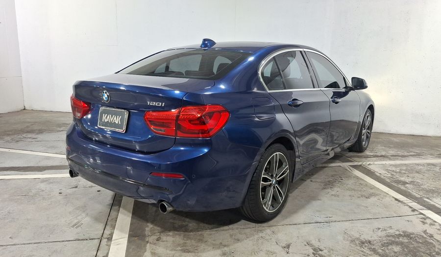 Bmw Serie 1 2.0 120IA SPORT LINE AUTO Sedan 2019