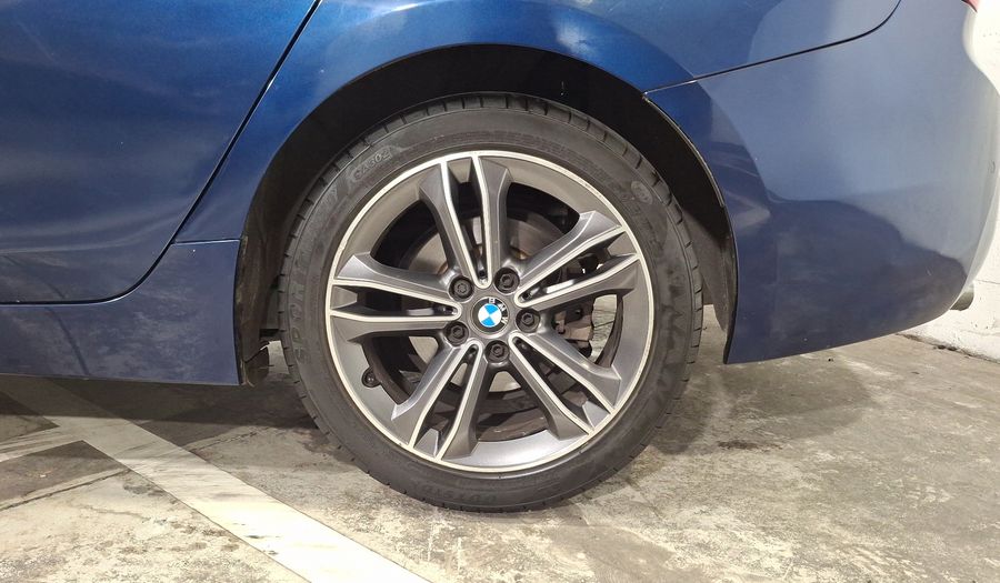 Bmw Serie 1 2.0 120IA SPORT LINE AUTO Sedan 2019