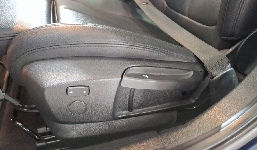 Bmw Serie 1 2.0 120IA SPORT LINE AUTO Sedan 2019