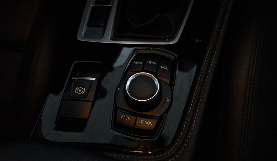Bmw Serie 1 2.0 120IA SPORT LINE AUTO Sedan 2019
