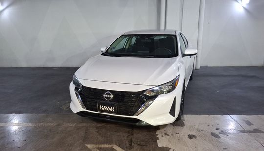Nissan • Sentra