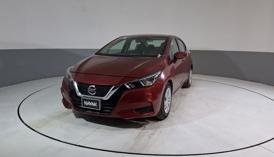 Nissan • Versa