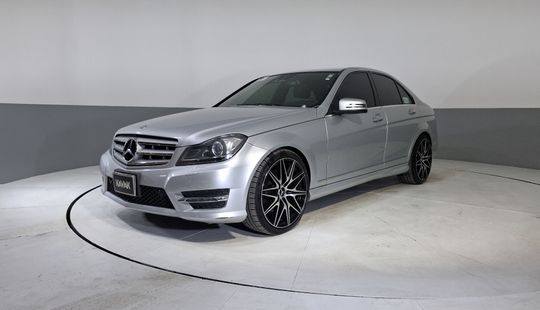 Mercedes Benz • Clase C