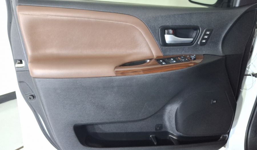 Toyota Sienna 3.5 LIMITED AUTO Minivan 2019