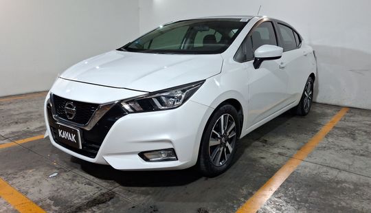 Nissan • Versa