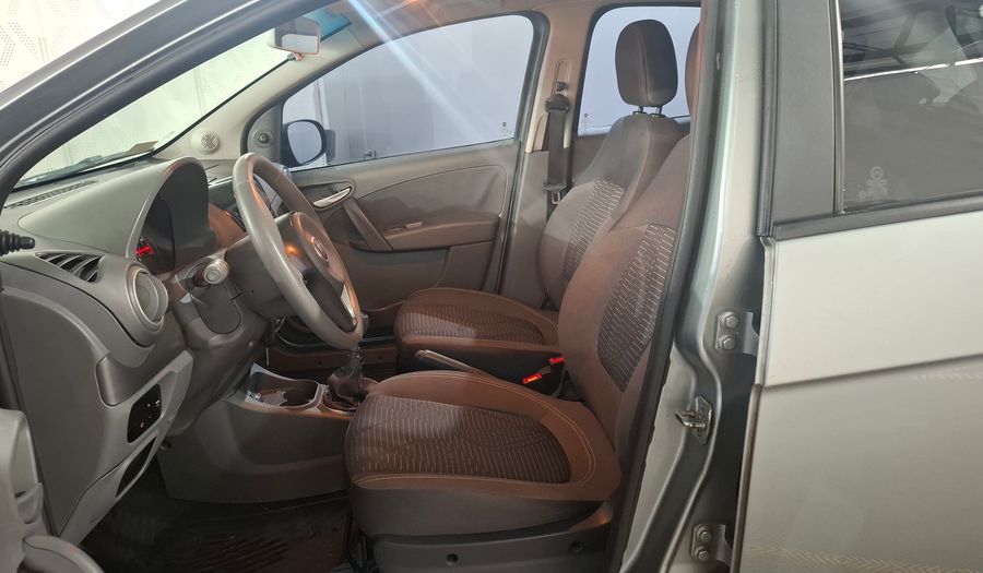 Fiat Palio 1.4 ATTRACTIVE Hatchback 2015