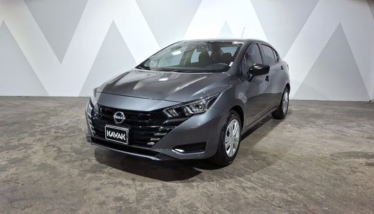 Nissan • Versa