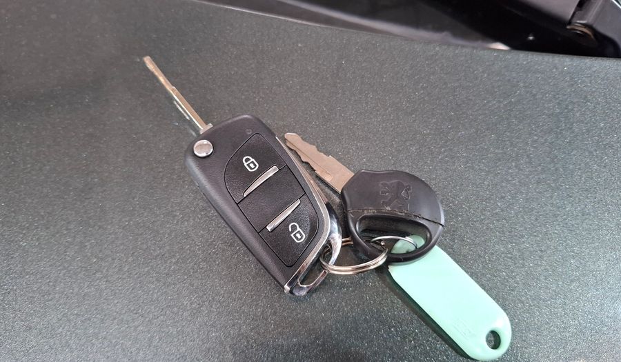 Peugeot 207 COMPACT 1.6 XS Hatchback 2010
