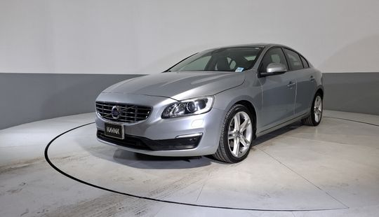 Volvo • S60
