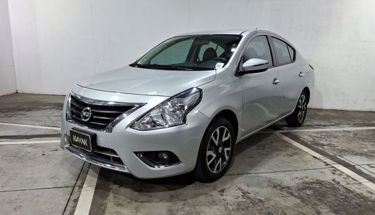 Nissan • Versa
