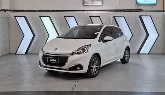 Peugeot • 208