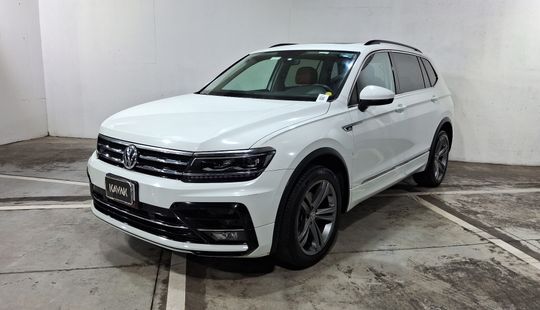 Volkswagen • Tiguan