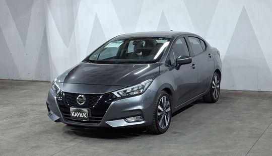 Nissan • Versa