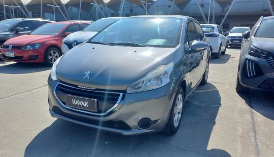 Peugeot • 208