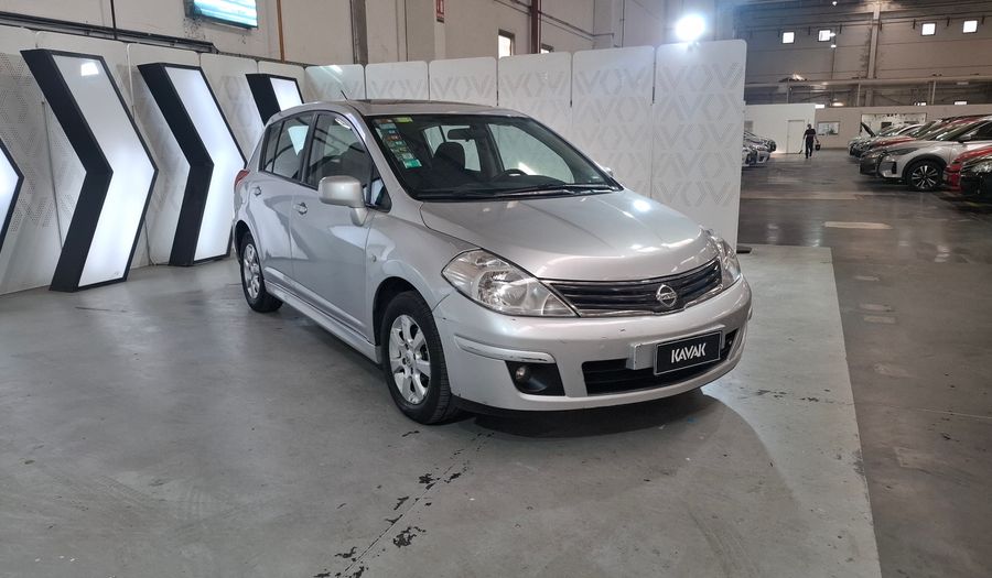 Nissan Tiida 1.8 ACENTA Hatchback 2011