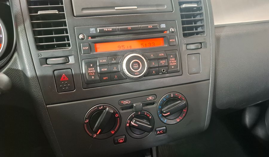 Nissan Tiida 1.8 ACENTA Hatchback 2011