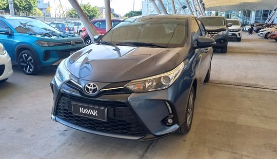 Toyota • Yaris