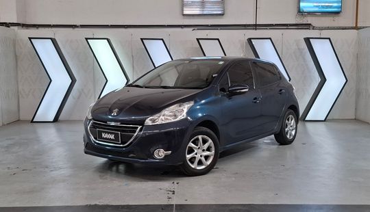 Peugeot • 208
