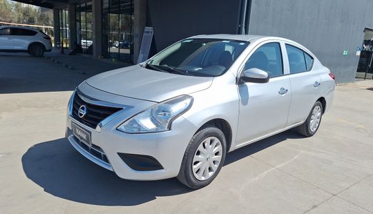 Nissan • Versa