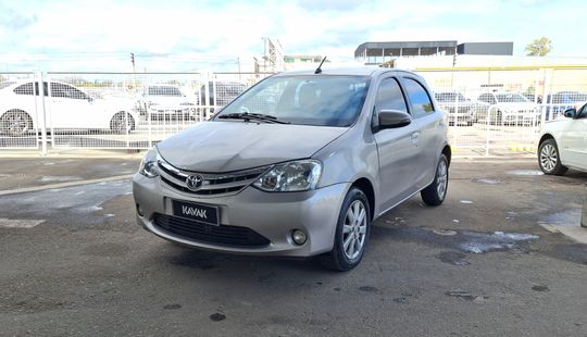 Toyota • Etios