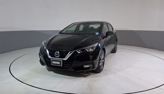 Nissan • Versa
