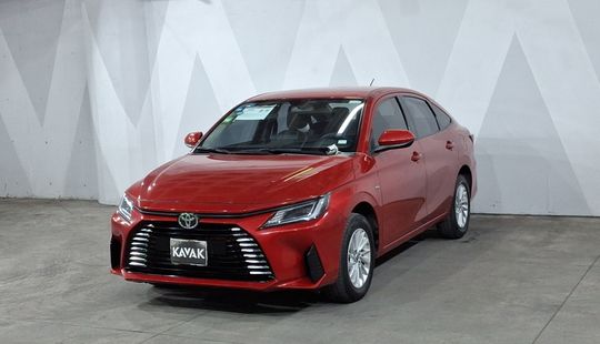 Toyota • Yaris