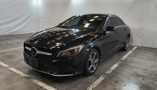 Mercedes Benz • Clase CLA