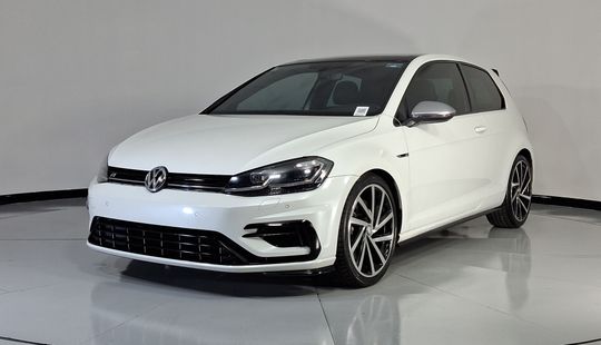 Volkswagen • Golf