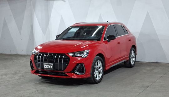Audi • Q3