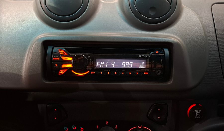 Fiat Uno 1.4 8V ATTRACTIVE 5P Hatchback 2013