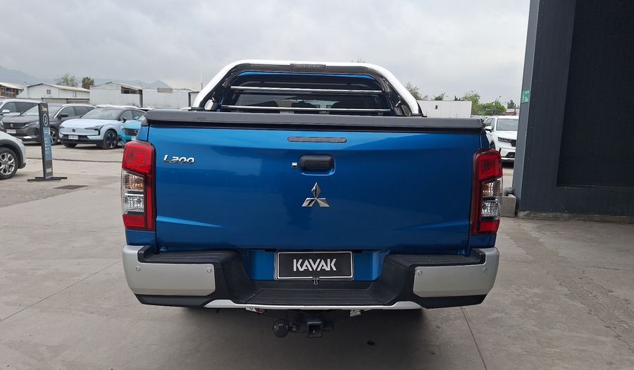 Mitsubishi L200 2.4 TD WORK DC CR Pickup 2023
