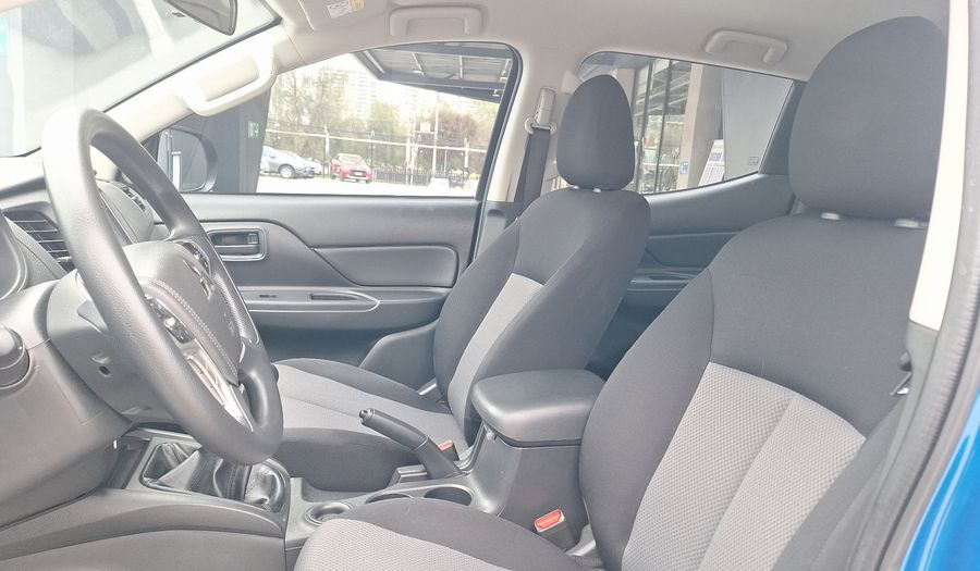 Mitsubishi L200 2.4 TD WORK DC CR Pickup 2023
