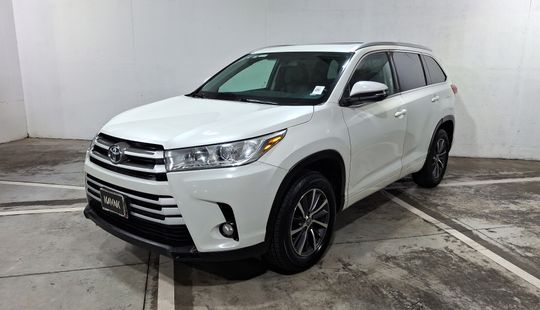 Toyota • Highlander