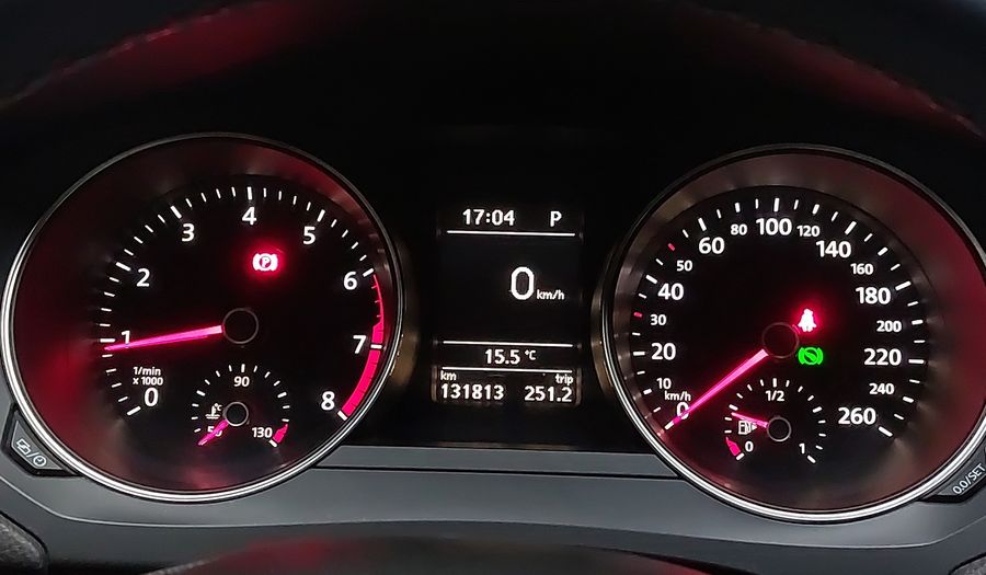 Volkswagen Jetta 2.0 TOTAL FLEX COMFORTLINE TIPTRONIC Sedan 2015