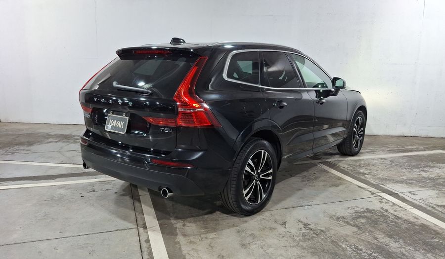 Volvo Xc60 2.0 T5 MOMENTUM AUTO AWD Suv 2021